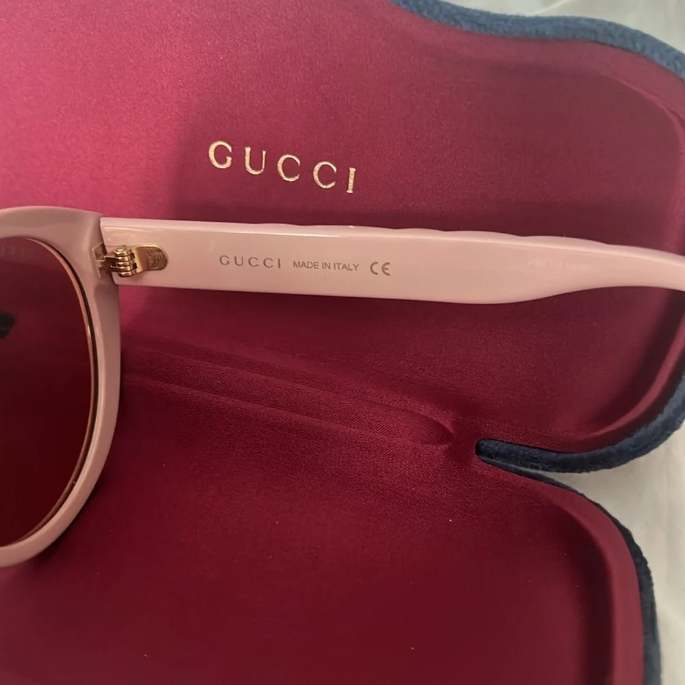 Pink Gucci Sunglasses with glasses case - Picture 3 of 4